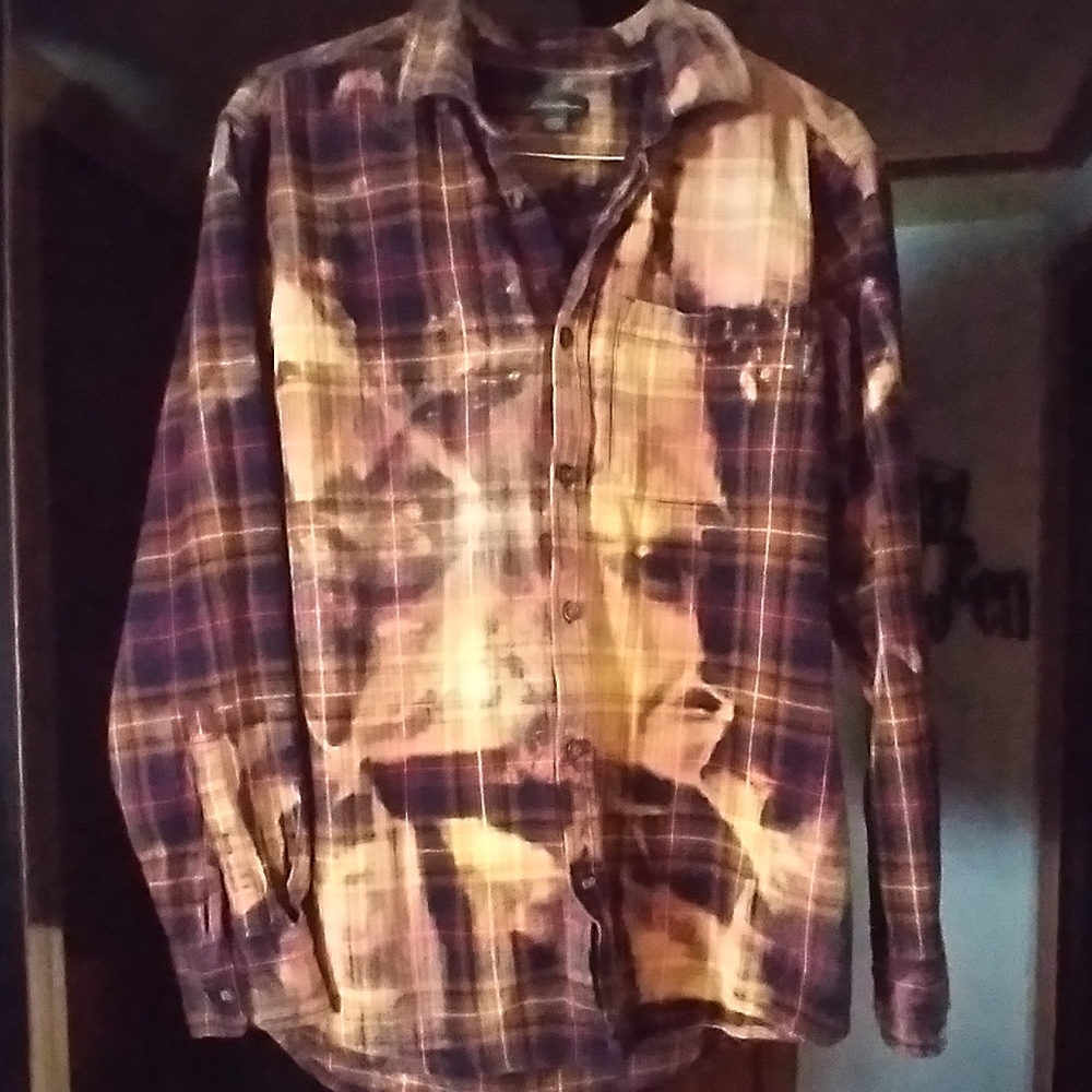 upcycled bleached flannel shirt w/ custom NIGHTMARE ON ELM STREET back patch - Picture 3 of 4